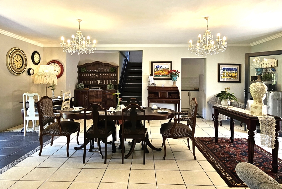 9 Bedroom Property for Sale in Wavecrest Eastern Cape